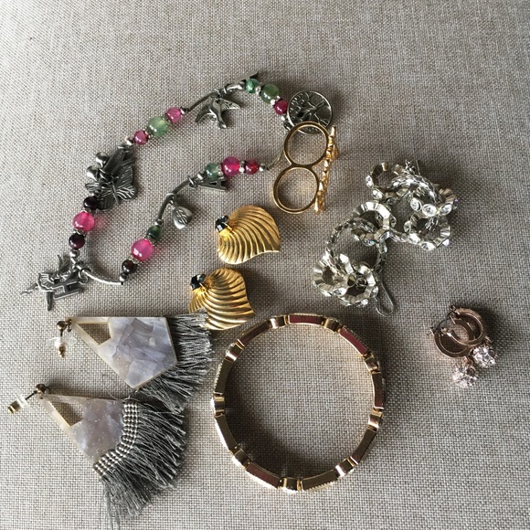 Jewelry Bundle: 8 pieces: 3 Earrings, 1 anklet, 1 ring, 1 bracelet, 1 bangle ✂️ - Picture 3 of 16